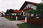 Häuser der Familien Lex und Schmidt an der Pfarrhofstraße