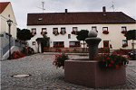 Dorfbrunnen, Kirchenaufgang, Stöger- und Zurzlmeierhaus